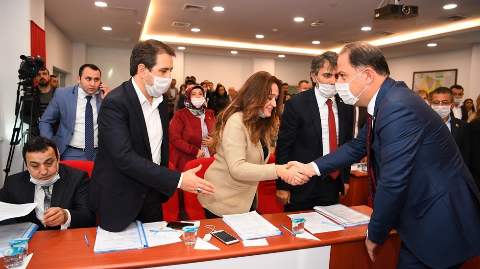 Belediyeciler Lösemili Çocuklar Haftasi’na maskeleriyle dikkat çekti