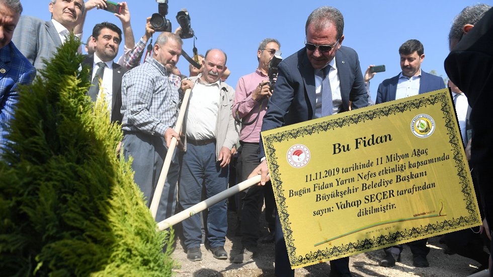 CHP&rsquo;li Belediye Başkanı &ldquo;11 milyon fidan&rdquo; kampanyasına katıldı