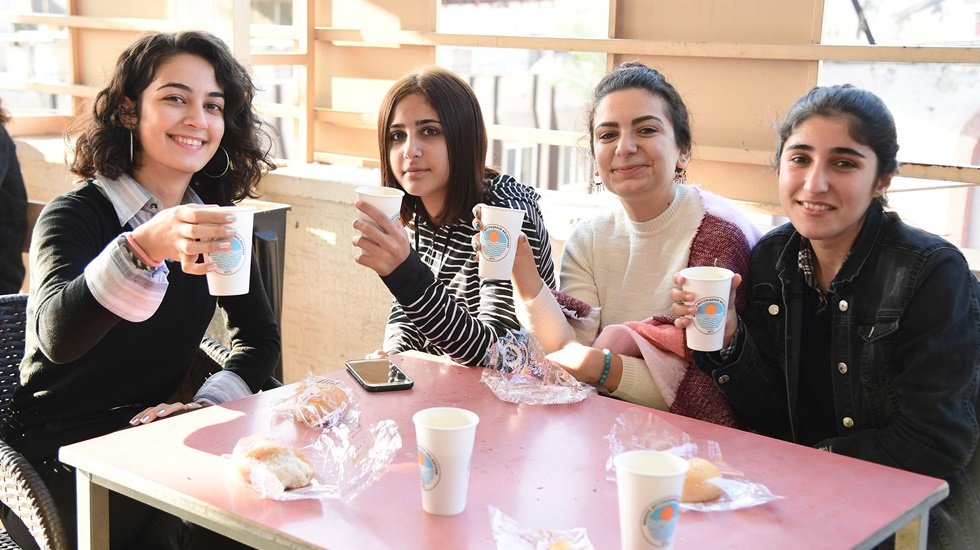 CHP&rsquo;li belediyeden &ouml;ğrencilere hizmet: &Ouml;nce &ccedil;orba, sonra ders&hellip;