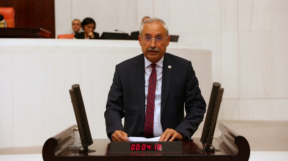Kaplan &ccedil;ok sert konuştu: "Ucuz iş g&uuml;c&uuml;n&uuml;, sigortasız iş&ccedil;iliği, kayıt dışılığını y&uuml;celten bu zihniyet..."