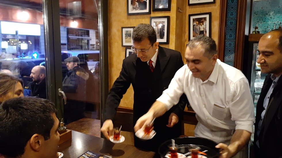 İmamoğlu, Berlin&rsquo;in &ldquo;K&uuml;&ccedil;&uuml;k İstanbul&rsquo;unu ziyaret etti