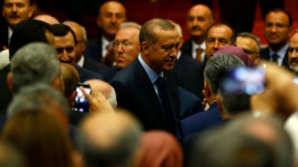 İstifa ettirilen AKP&rsquo;lilerin başka partiye gitmemeleri engellemenin yolu &lsquo;yeni g&ouml;rev&rsquo;