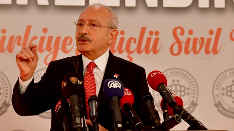 Kılı&ccedil;daroğlu&rsquo;ndan Belediye Başkanlarına: Kongrede &ouml;rg&uuml;t&uuml;n&uuml;n işine karışmayın