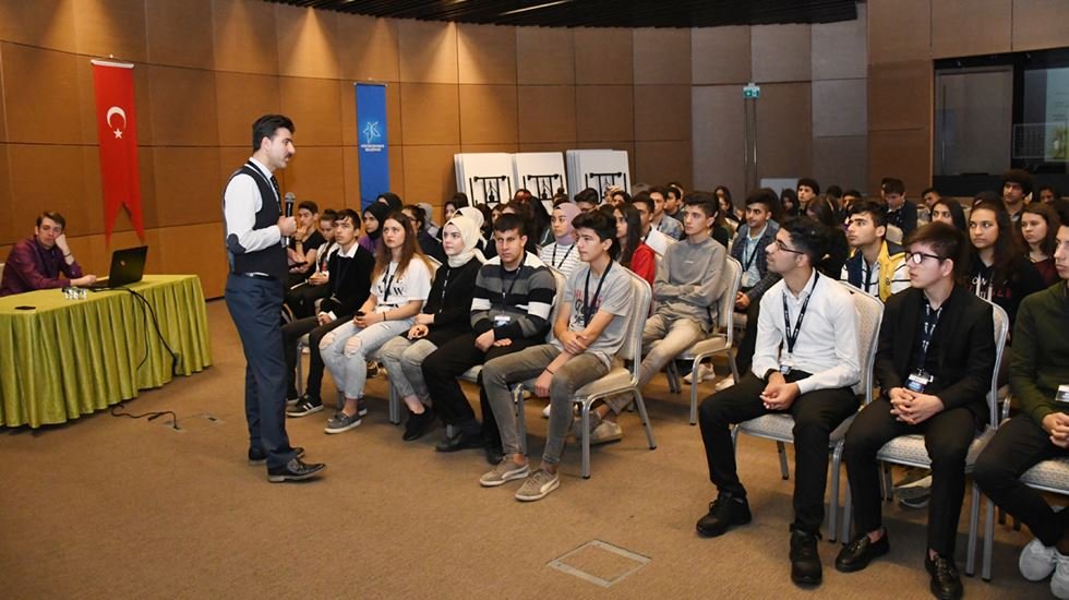 Küçükçekmece Belediyesi’nden Stajyerlere ‘İş Sağlığı ve Güvenliği’ eğitimi