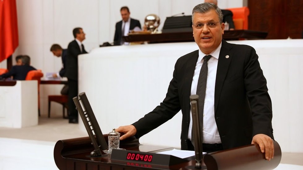Meclis'te rejim tartışması: "Vesayet altında d&uuml;zenlemeler yapılıyor"