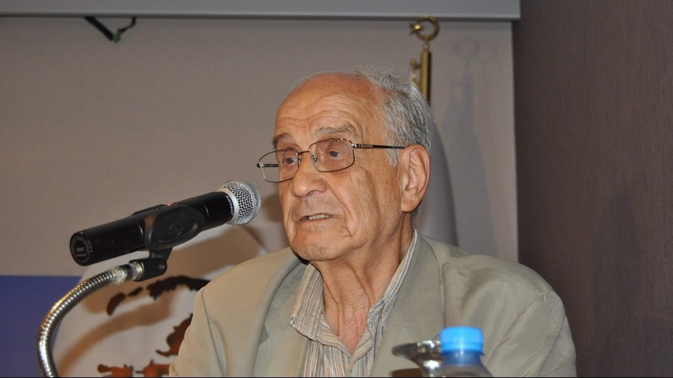 Mümtaz Soysal yaşamını yitirdi