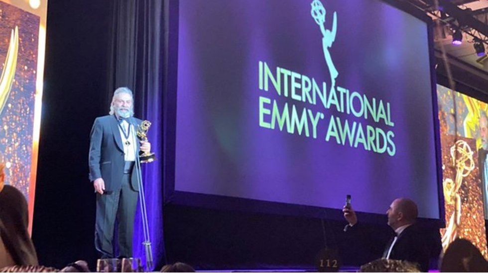 &Uuml;nl&uuml; Oyuncu Haluk Bilginer&rsquo;e Emmy &Ouml;d&uuml;l&uuml;