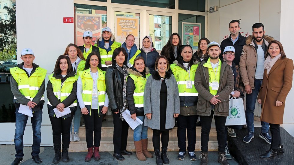 Ataşehir Belediyesi kapıları çevre bilinci için çalıyor