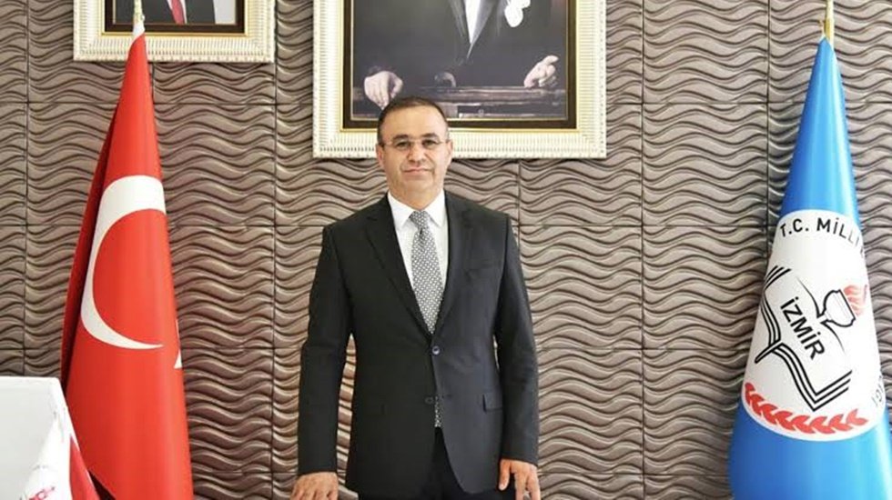 Bağış parasıyla tatile giden m&uuml;d&uuml;r&uuml;n dosyası 'kınama' cezasıyla kapatıldı