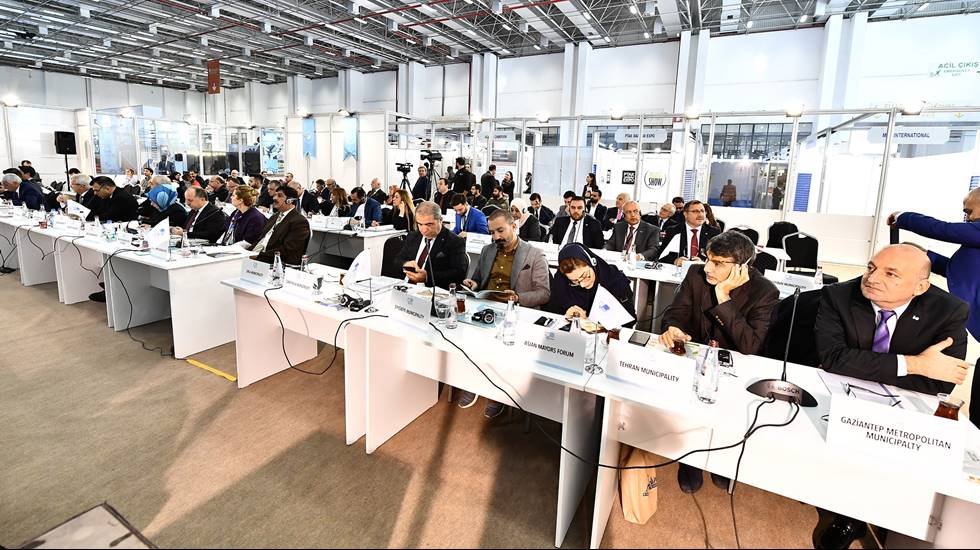 Batı Asya ve Ortadoğu'nun belediye başkanları İzmir&rsquo;de buluştu