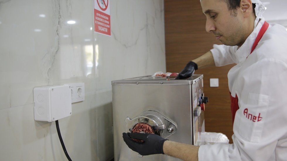 B&uuml;y&uuml;kşehir&rsquo;in &lsquo;Halk Et&rsquo;ine yoğun ilgi