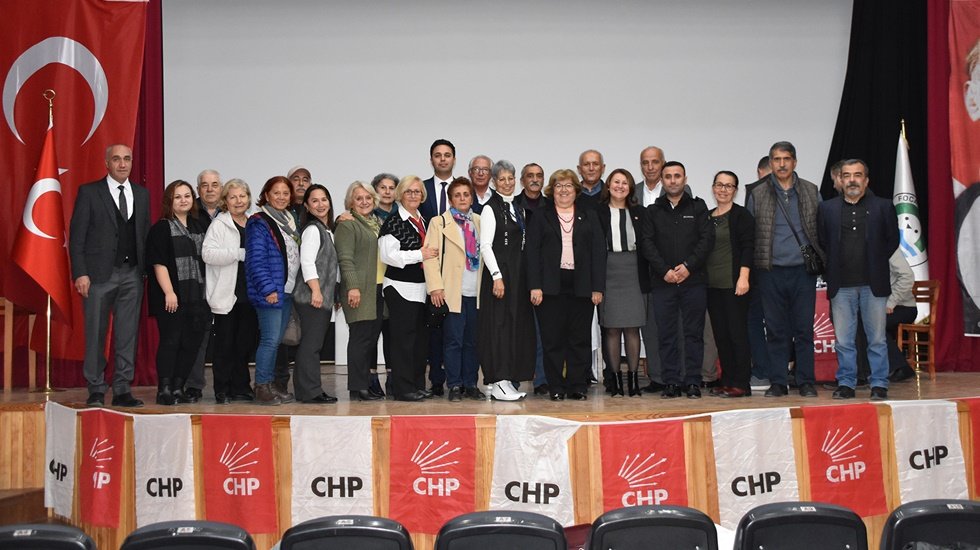 CHP Fo&ccedil;a İl&ccedil;e Başkanı Ayla Yılmaz oldu