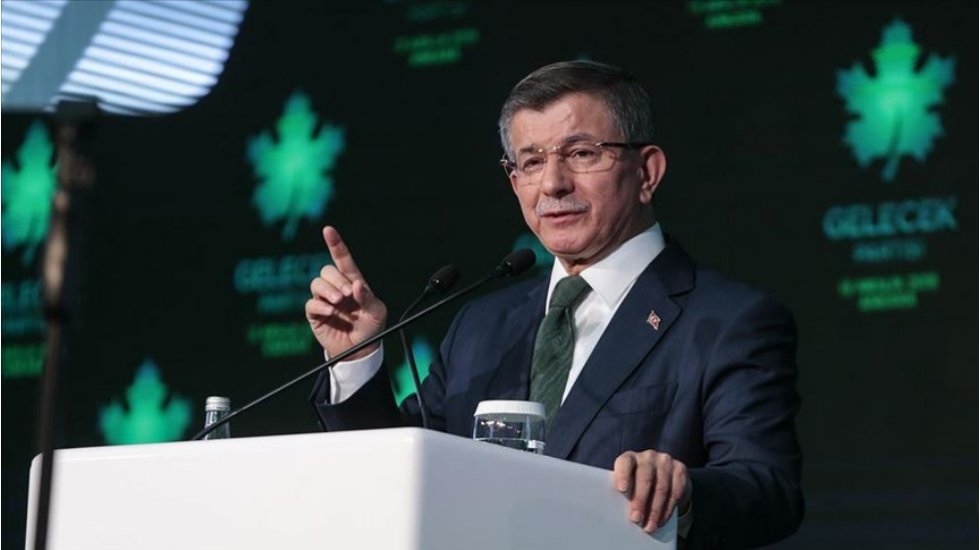 Davutoğlu: "Birini cumhurbaşkanı yapmak i&ccedil;in parti kurmadık"