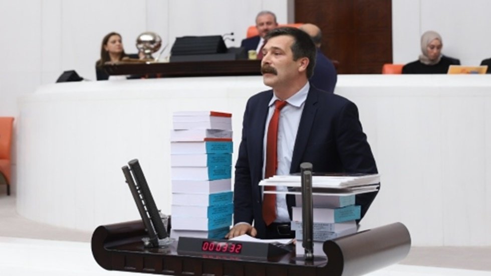 Erkan Baş: "Okumadığınız b&uuml;t&ccedil;eyi savunuyorsunuz"