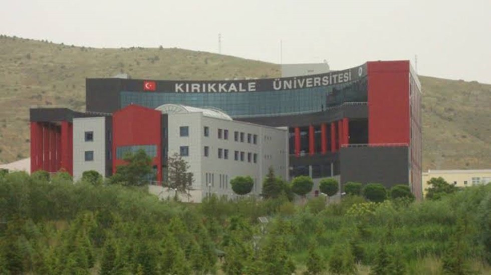 Kırıkkale &Uuml;niversitesi' Rekt&ouml;rl&uuml;ğ&uuml;nden 'Arap&ccedil;a İstiklal Marşı' a&ccedil;ıklaması