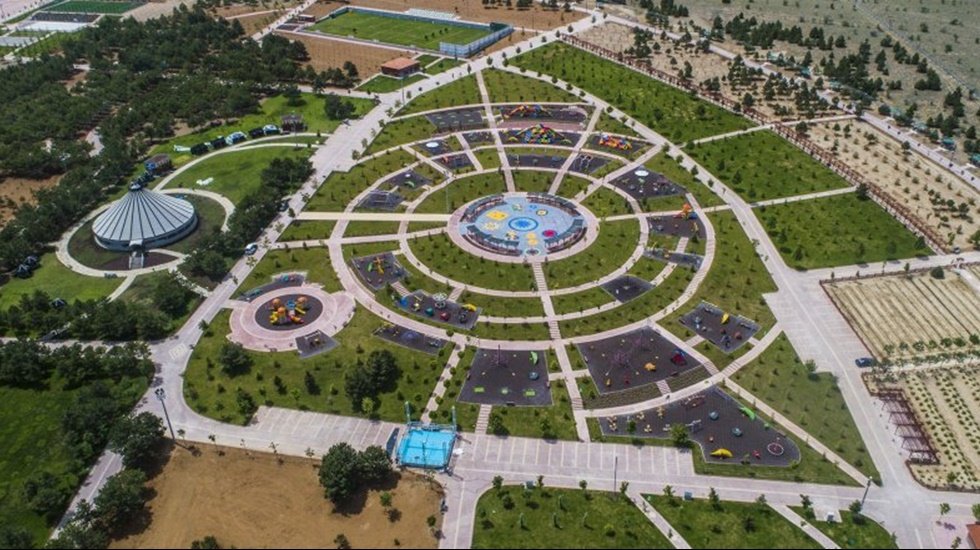 Lale devri: Vatandaş inim inim inlerken Millet bah&ccedil;elerine milyonlar harcanıyor