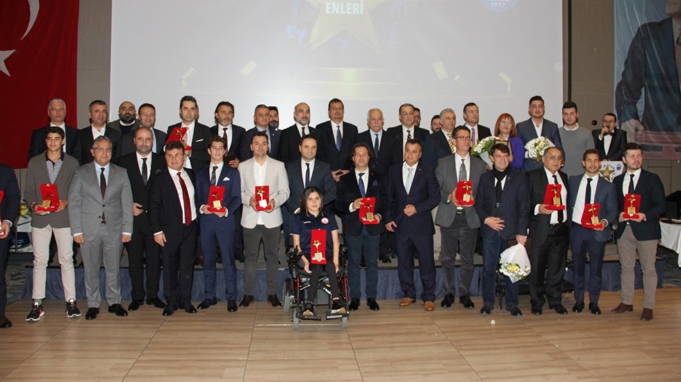 Sporun Enleri 2019 Ödülleri sahiplerine verildi