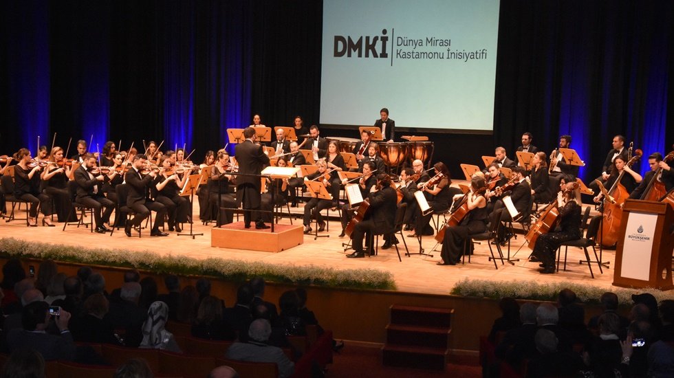 T&uuml;rkiye&rsquo;nin İlk Kadın Mitinginin 100.Yılı gala gecesi yapıldı