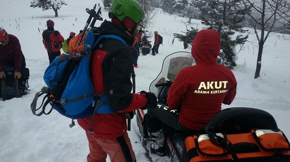 Uludağ&rsquo;da kaybolan dağcı i&ccedil;in AKUT&rsquo;un 10 kişilik &uuml;&ccedil;&uuml;nc&uuml; ekibi de yola &ccedil;ıkıyor