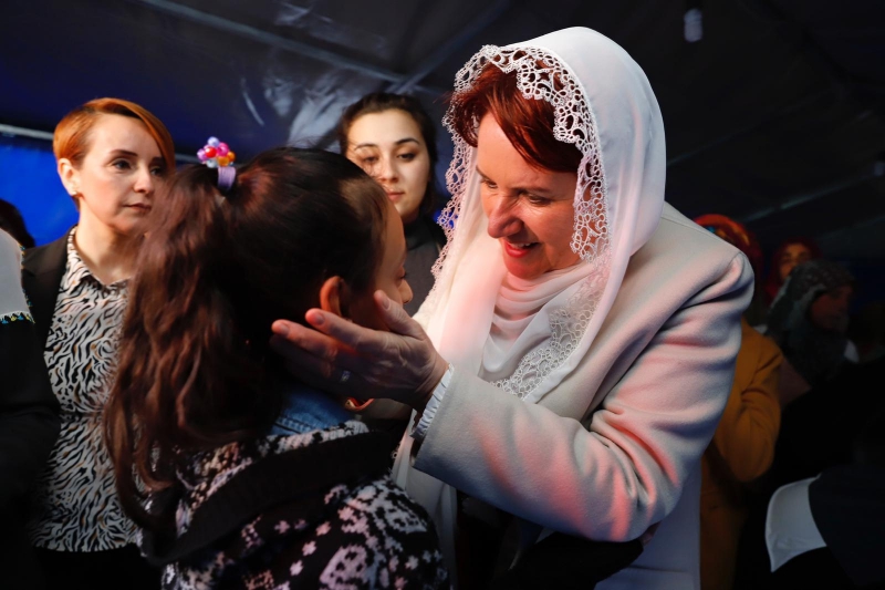 https://yenisoluk.com/uploads/2020/01/akşener taziye