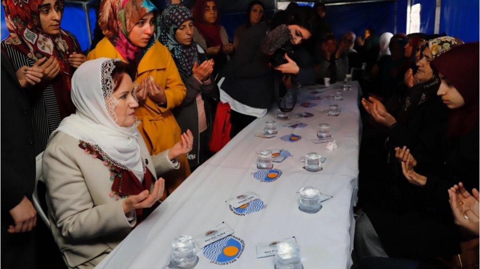 Akşener'den şehit onbaşının ailesine taziye ziyareti