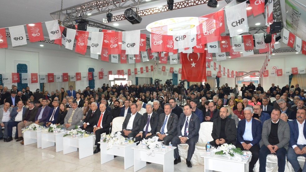 CHP&rsquo;li başkan g&uuml;ven tazeledi