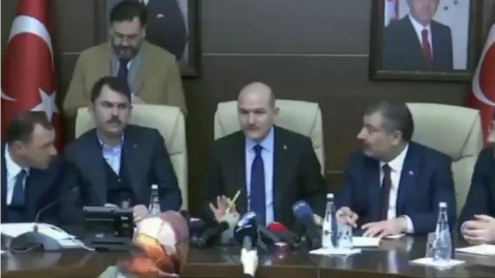 Elazığ Valisi'nin o s&ouml;zleri mikrofondan duyuldu