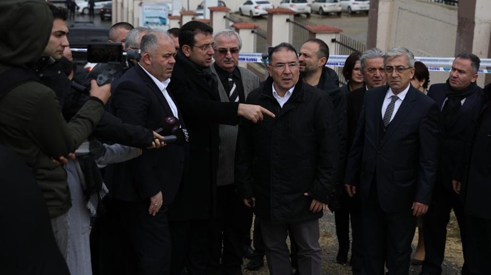 İmamoğlu: &ldquo;G&uuml;nl&uuml;k kararlarlar, İstanbul&rsquo;un geleceğini tehdittir&rdquo;