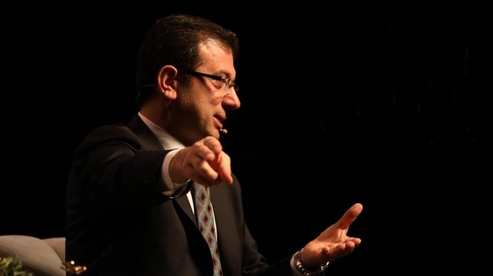 İmamoğlu'na AKP'li &uuml;yeden k&uuml;f&uuml;r davası