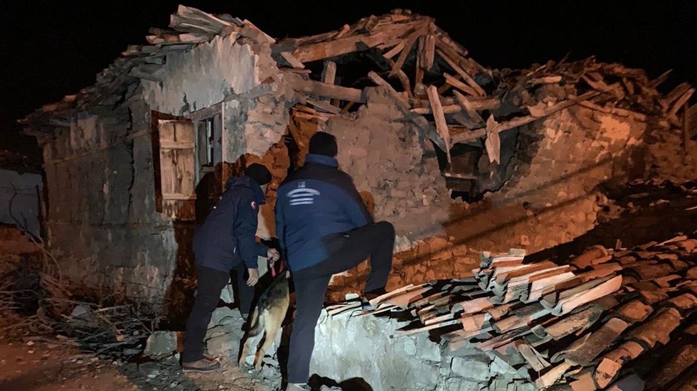 AFAD: Deprem b&ouml;lgesinde arama kurtarma &ccedil;alışmaları tamamlandı