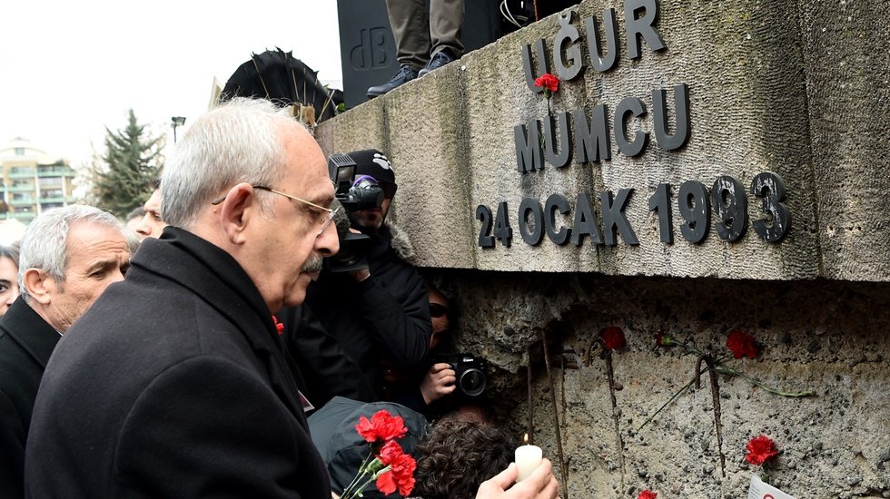 Kılı&ccedil;daroğlu Uğur Mumcu i&ccedil;in d&uuml;zenlenen anma t&ouml;renine katıldı
