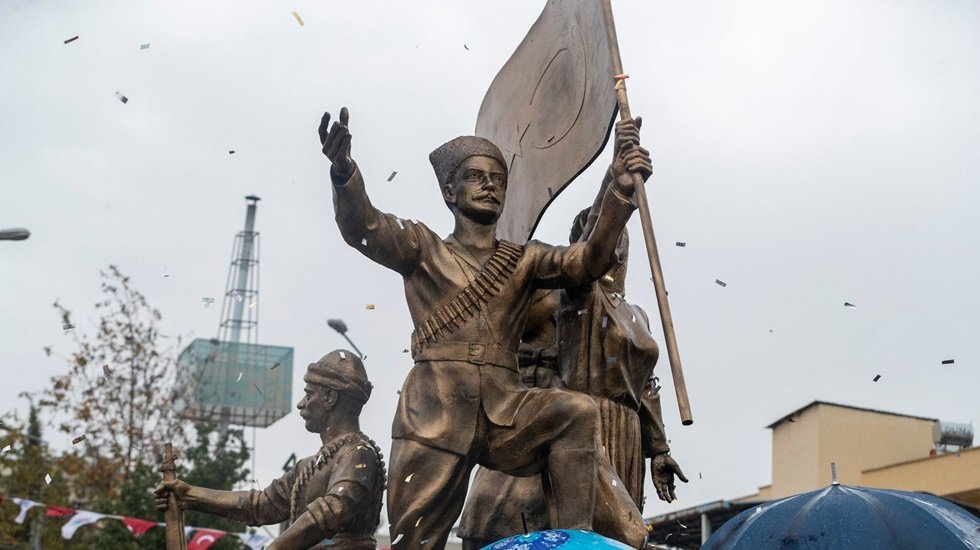 Kuvayı mill&icirc;ye anıtı onarıldı ve eski yerine yerleştirildi