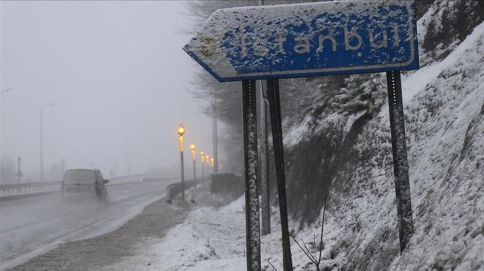 Meteoroloji uyardı! İstanbul&rsquo;a kar geliyor