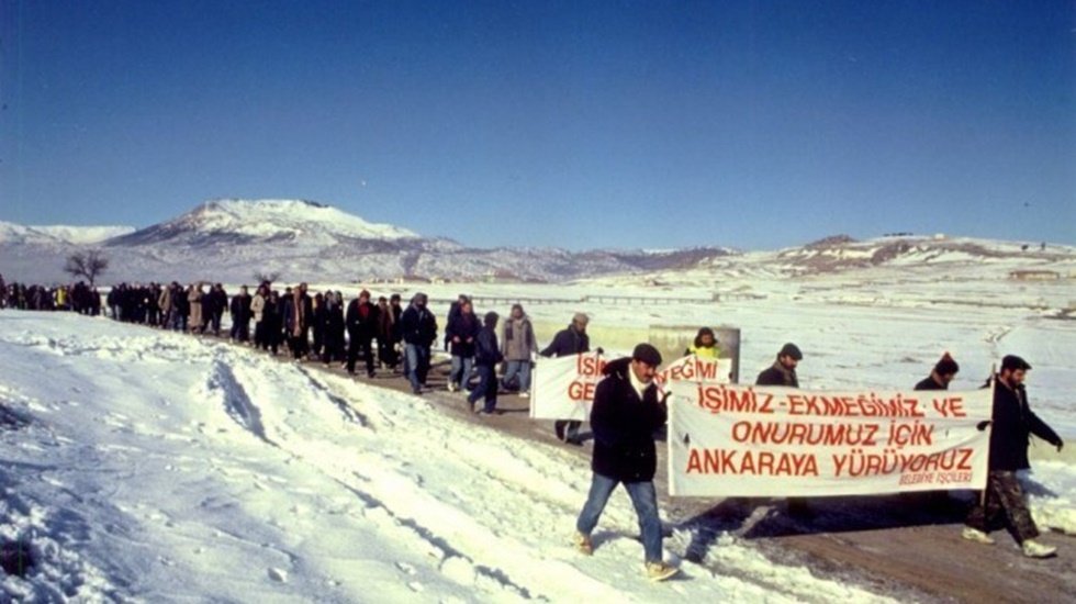 '&Ouml;l&uuml;m Y&uuml;r&uuml;y&uuml;ş&uuml;' 28'inci yılında: &lsquo;Kar, Soğuk, Fırtına, Geliyoruz Ankara&rsquo;