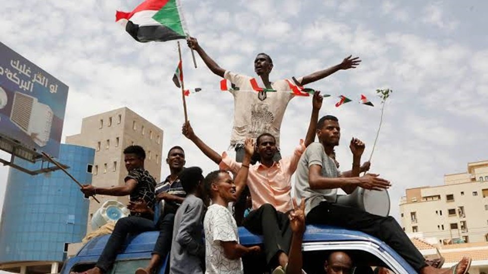 Sudan'da istihbarat&ccedil;ılardan darbe girişimi