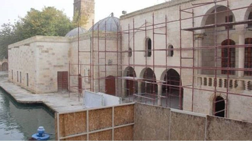 Tanal: Cami&rsquo;nin restorasyon s&uuml;resi uzadık&ccedil;a firmaya ek para mı &ouml;deniyor?