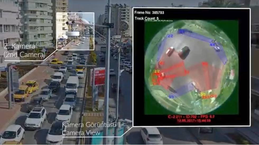 Trafiğe 'Akıllı Kavşak' &ccedil;&ouml;z&uuml;m&uuml;