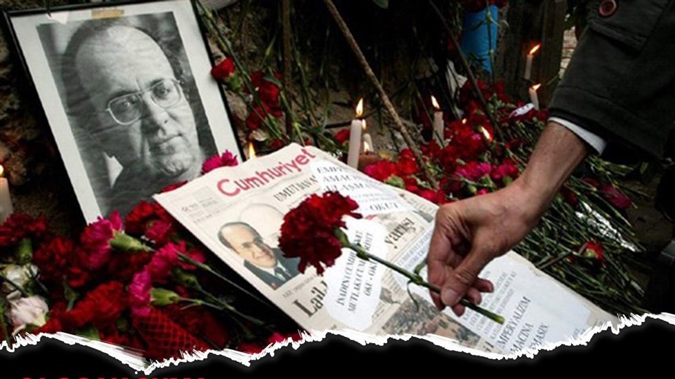 Uğur Mumcu, şiirler, t&uuml;rk&uuml;ler ve karanfillerle anıldı...