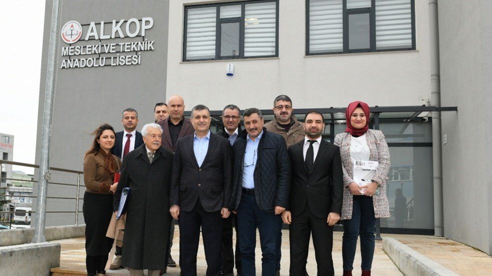 Bozkurt: “Ellerinizin kirli olmasından asla utanmayın”