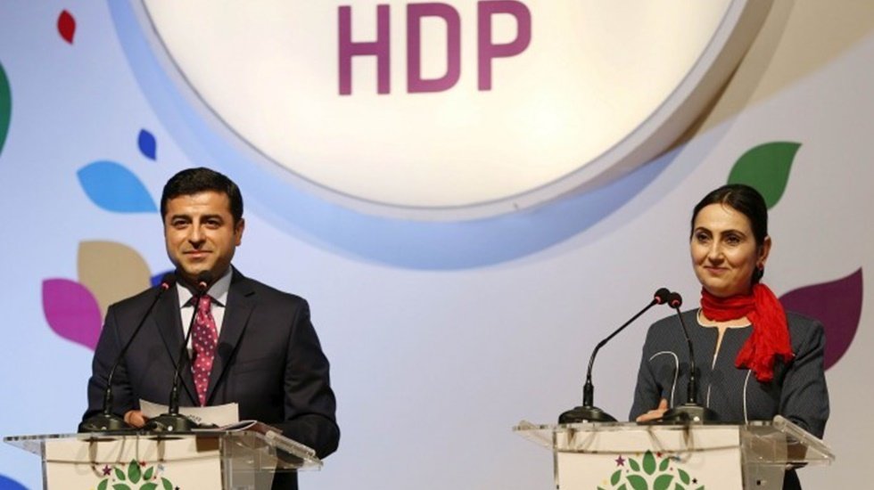 Demirtaş ve Y&uuml;ksekdağ&rsquo;dan kongre mesajı: Nuh&rsquo;un Gemisi yanaşıyor limana