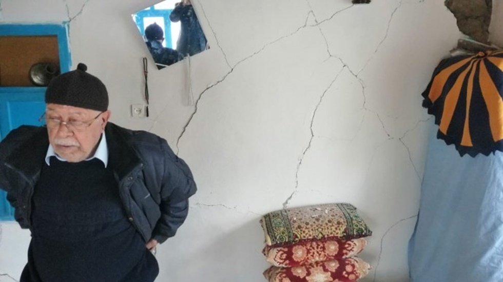 Depremzedelere vaat edilen maddi yardım acilen hesaplarına yatırılmalıdır...