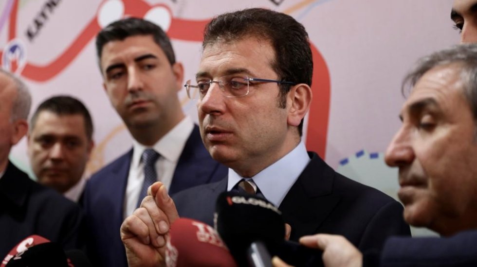 İmamoğlu: Annemin adını kullanarak ahlaksızca mesaj verenler, hukuki ve vicdani olarak takibimizde
