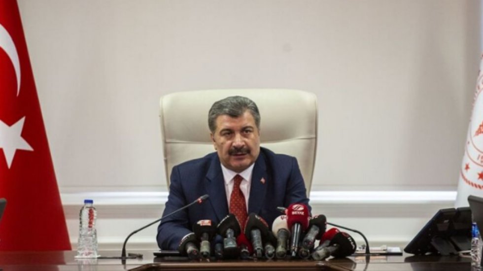 Sağlık Bakanı: Salgın kapımızda, içimizde Koronavirüs taşıyanlar olabilir