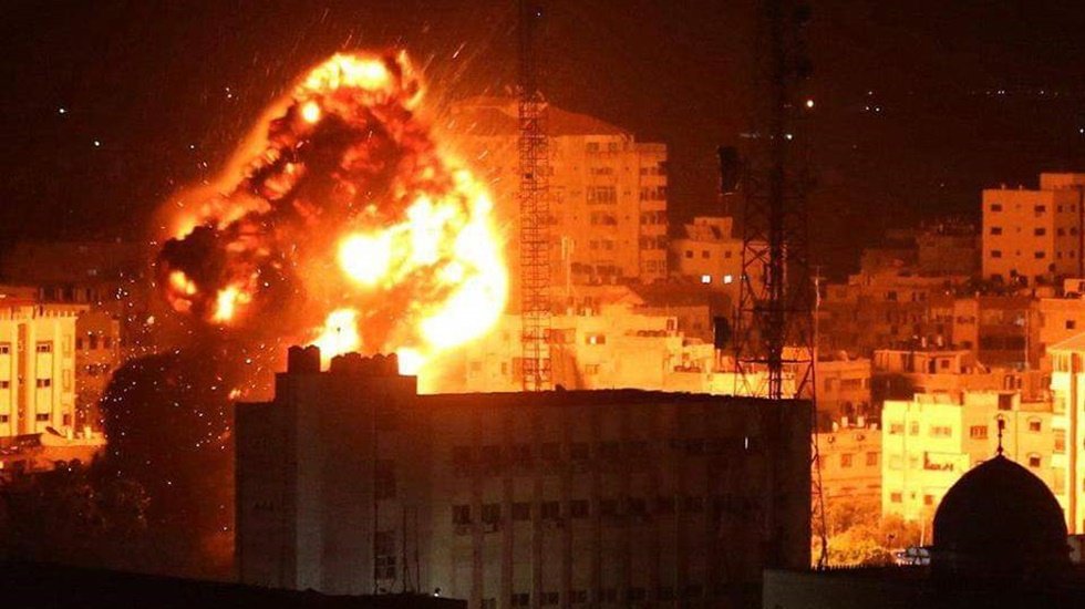 Beyrut ve Tel Aviv'e karşılıklı saldırı