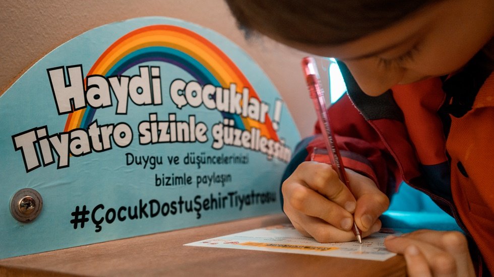 Şehir Tiyatroları&rsquo;ndan &ldquo;&Ccedil;ocuk İletişim Kutularını&rdquo;
