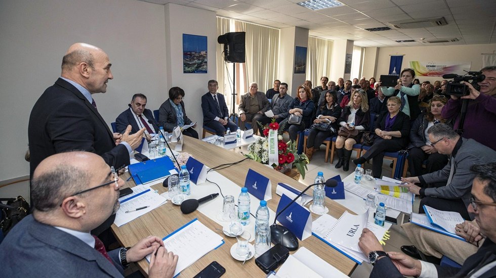 Tun&ccedil; Soyer Urlalı muhtarlarla buluştu