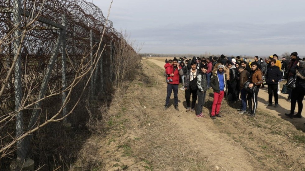 Yunanistan: Sınırı ge&ccedil;meye &ccedil;alışan 66 kişi g&ouml;zaltına alındı