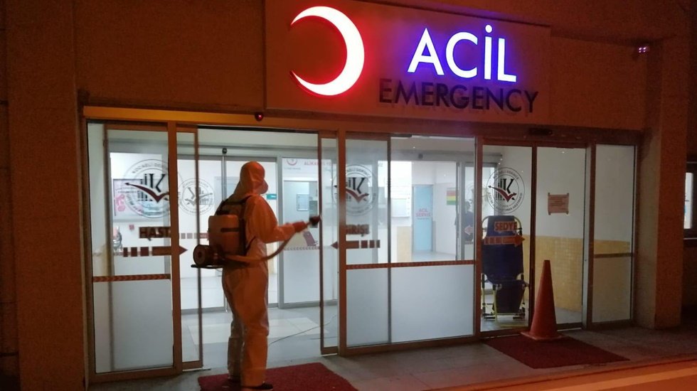 "Risk artıyor, vakıf hastaneleri herkese a&ccedil;ılsın"