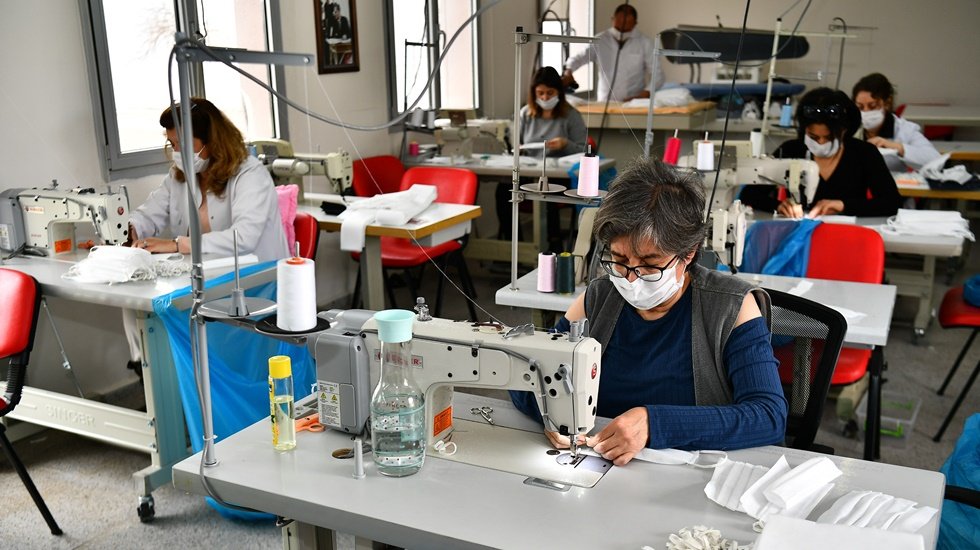 B&uuml;y&uuml;kşehir maske &uuml;retmeye başladı