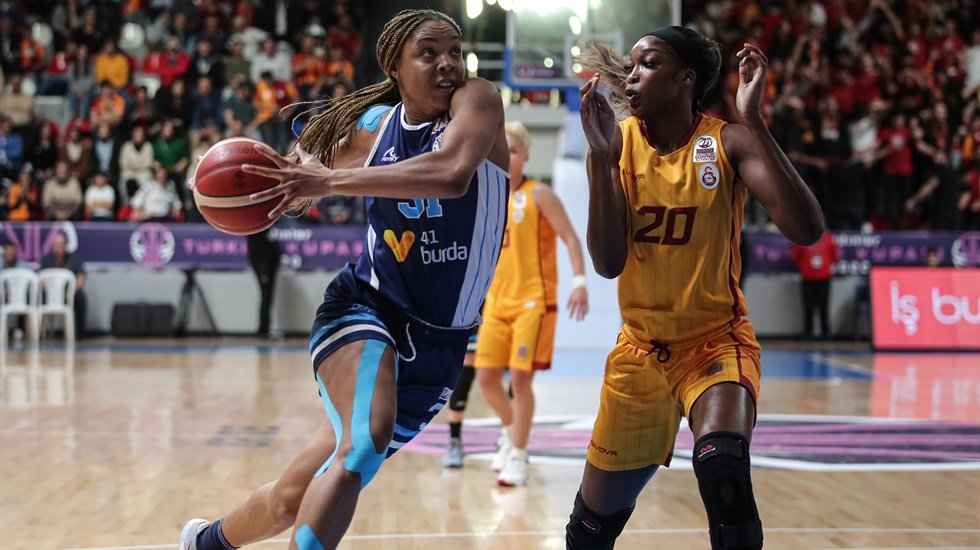Çeyrek Finalde İzmit Belediyespor Galatasaray’ı 81-66 yenerek kupadan ededi